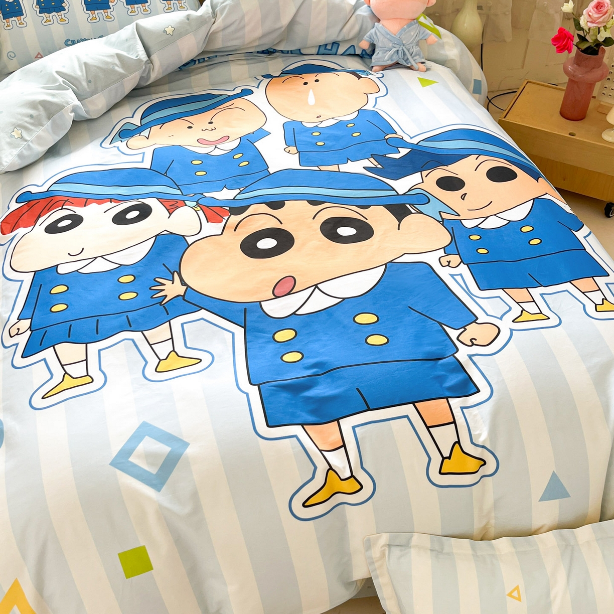 91家纺网 家纺一手货源 找家纺 博雅 2026新款蜡笔小新正版授权全棉纯棉大版四件套 大版-春日部校服小新