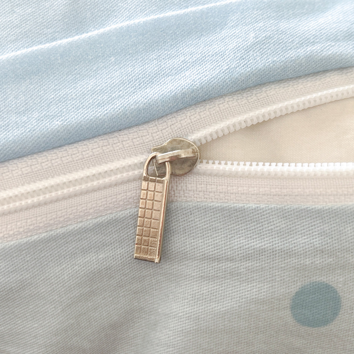 91家纺网 家纺一手货源 找家纺 博雅 2026新款蜡笔小新正版授权全棉纯棉大版四件套 大版-冬日雪人小新