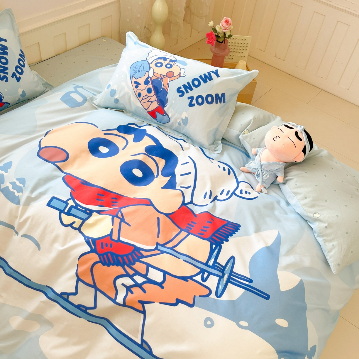 91家纺网 家纺一手货源 找家纺 博雅 2026新款蜡笔小新正版授权全棉纯棉大版四件套 大版-滑板小新