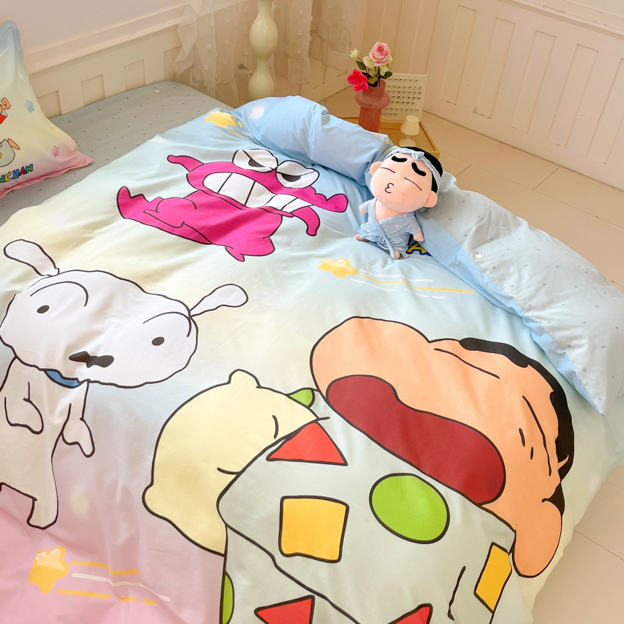 91家纺网 家纺一手货源 找家纺 博雅 2026新款蜡笔小新正版授权全棉纯棉大版四件套 大版-贪睡小新