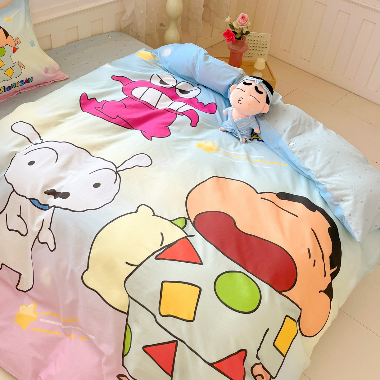 91家纺网 家纺一手货源 找家纺 博雅 2026新款蜡笔小新正版授权全棉纯棉大版四件套 大版-贪睡小新