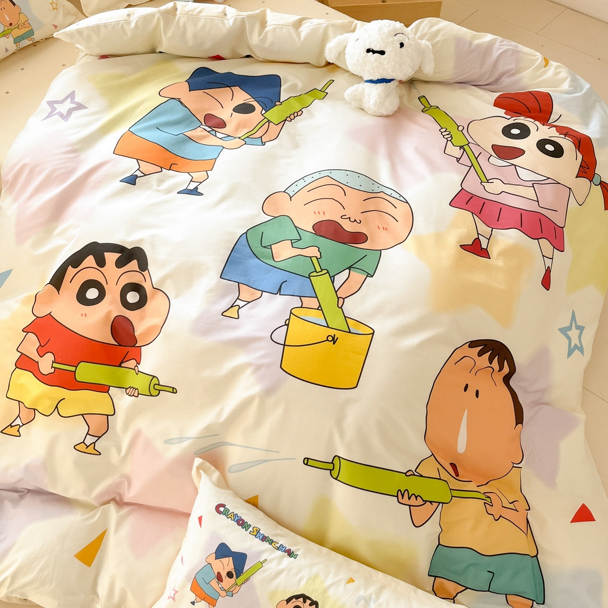 91家纺网 家纺一手货源 找家纺 博雅 2026新款蜡笔小新正版授权全棉纯棉大版四件套 大版-游玩蜡笔小新