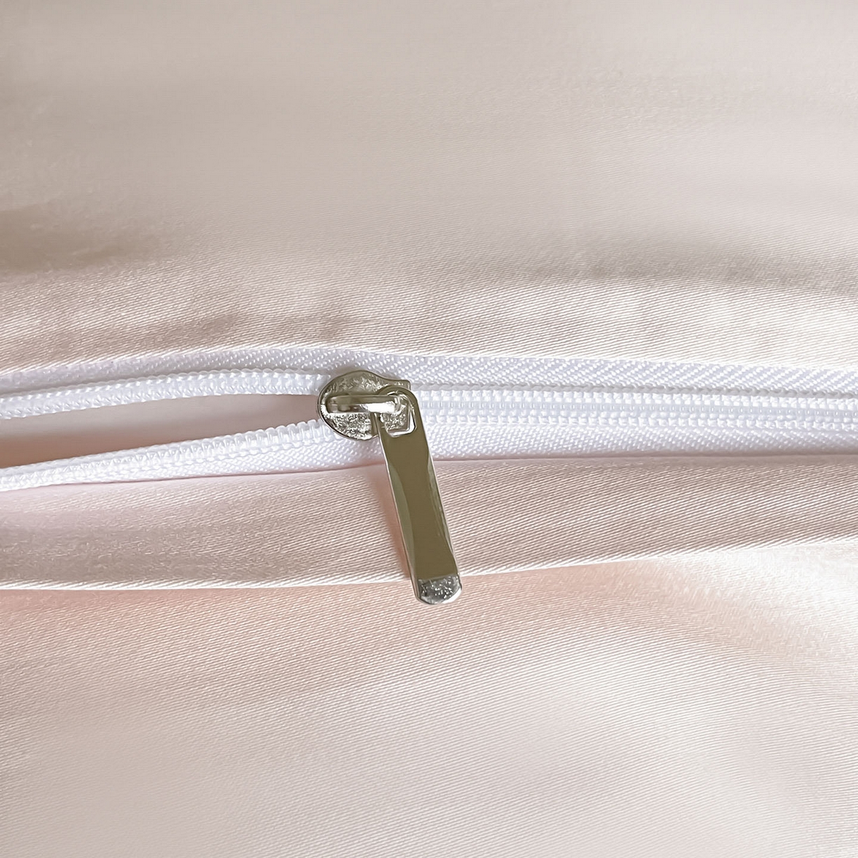 91家纺网 家纺一手货源 找家纺  2026马年特惠新品A类长绒棉纯棉四件套100全棉重工刺绣被套床单床笠轻奢高级感床上用品-花之语 花之语-颜粉