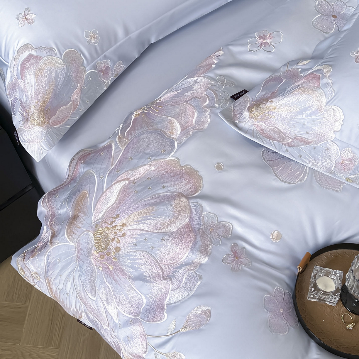 91家纺网 家纺一手货源 找家纺 2026马年特惠新品A类长绒棉纯棉四件套100全棉重工刺绣被套床单床笠轻奢高级感床上用品-花之语 花之语-慕蓝