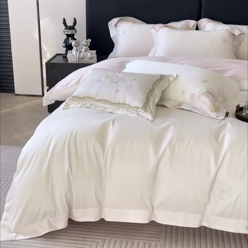 91家纺网 家纺一手货源 找家纺 2026马年特惠新品A类长绒棉纯棉四件套100全棉重工刺绣被套床单床笠轻奢高级感床上用品-花之语 花之语-白粉