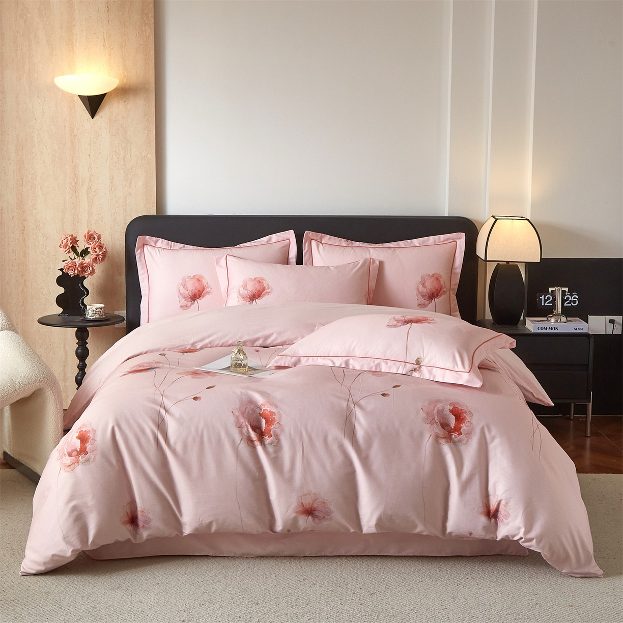 91家纺网 家纺一手货源 找家纺 曼秀琳 2026新款铂金棉数码印花四件套(全棉133*76) 可提供买家秀图片 墨染樱枝-粉