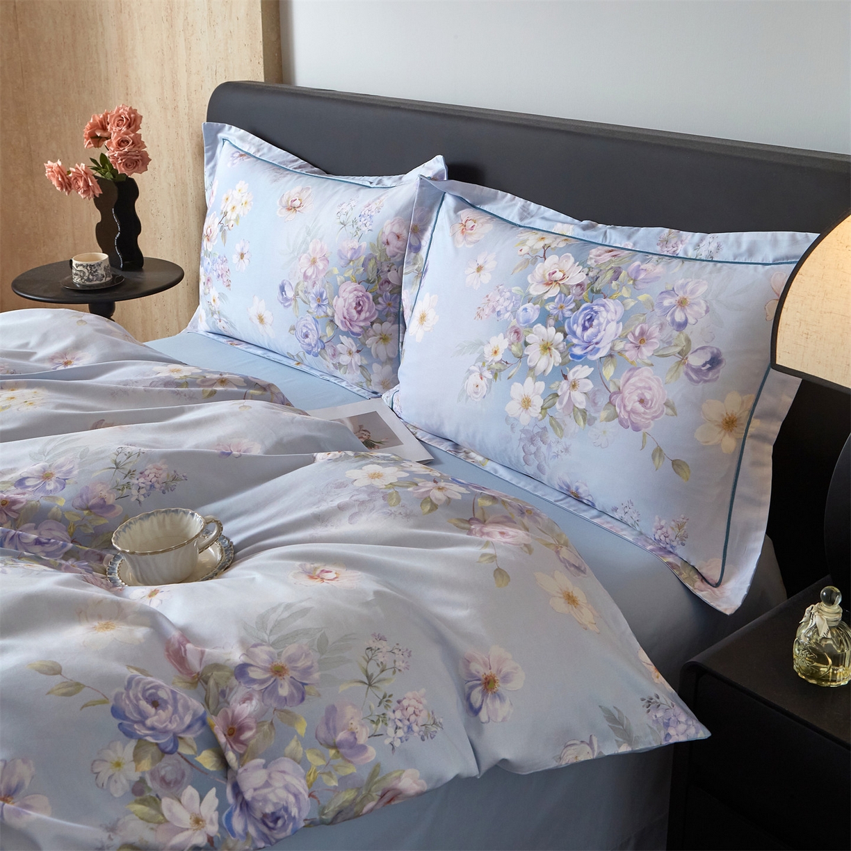 91家纺网 家纺一手货源 找家纺 曼秀琳 2026新款铂金棉数码印花四件套(全棉133*76) 可提供买家秀图片 春色如许-兰