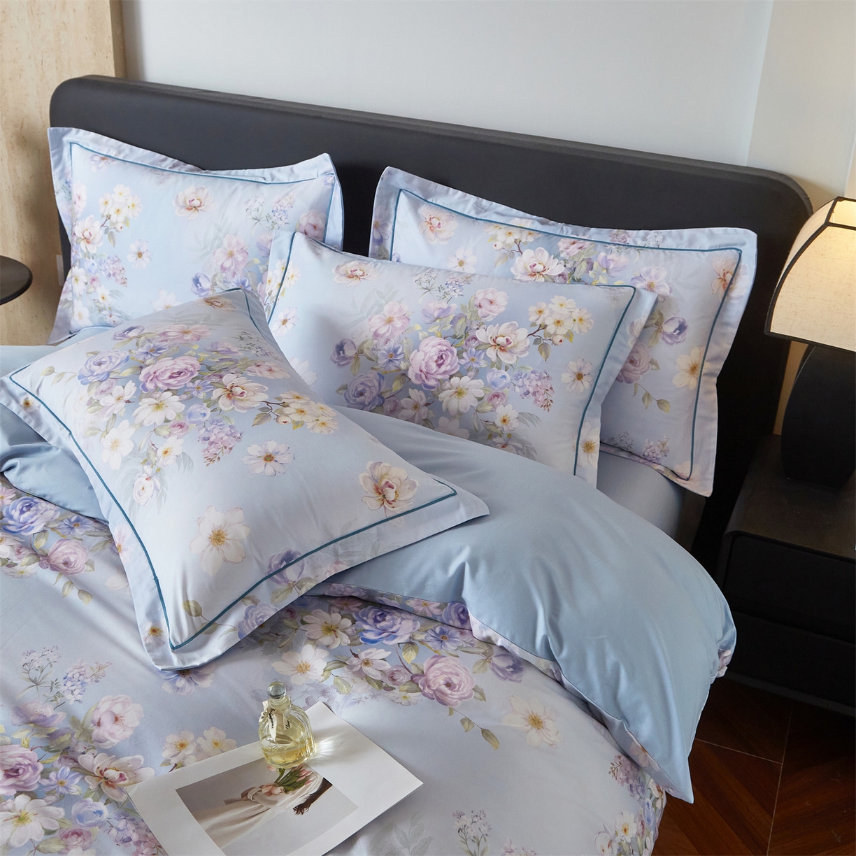 91家纺网 家纺一手货源 找家纺 曼秀琳 2026新款铂金棉数码印花四件套(全棉133*76) 可提供买家秀图片 春色如许-兰