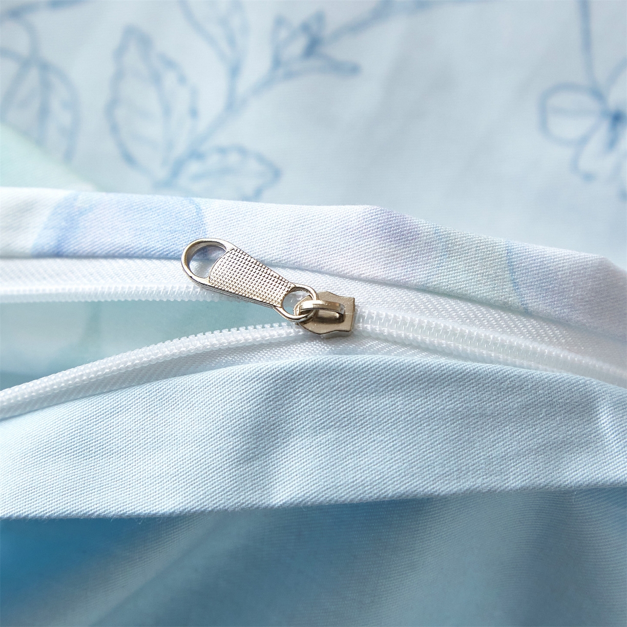 91家纺网 家纺一手货源 找家纺 曼秀琳 2026新款铂金棉数码印花四件套(全棉133*76) 可提供买家秀图片 洛璃-兰