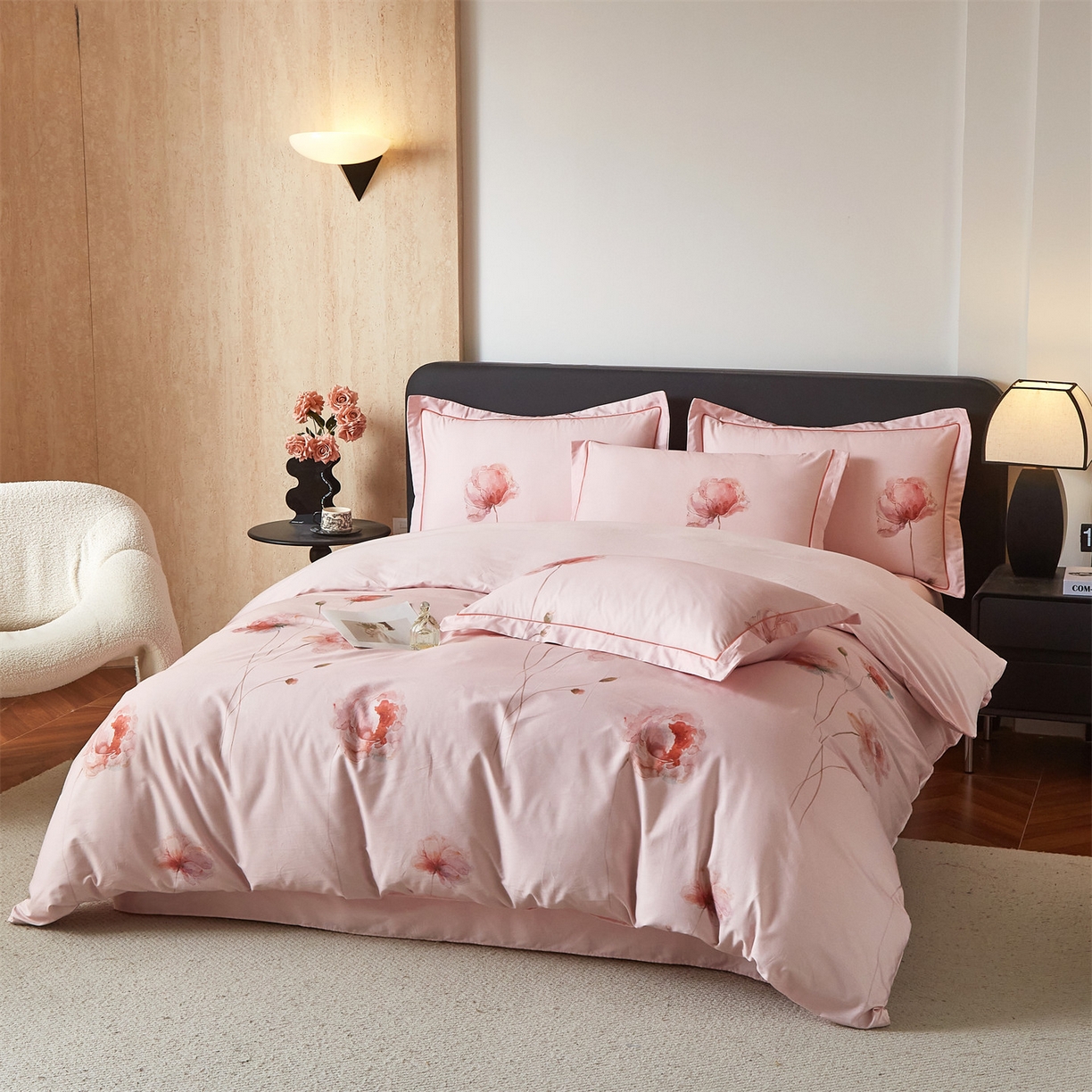 91家纺网 家纺一手货源 找家纺 曼秀琳 2026新款铂金棉数码印花四件套(全棉133*76) 可提供买家秀图片 墨染樱枝-粉