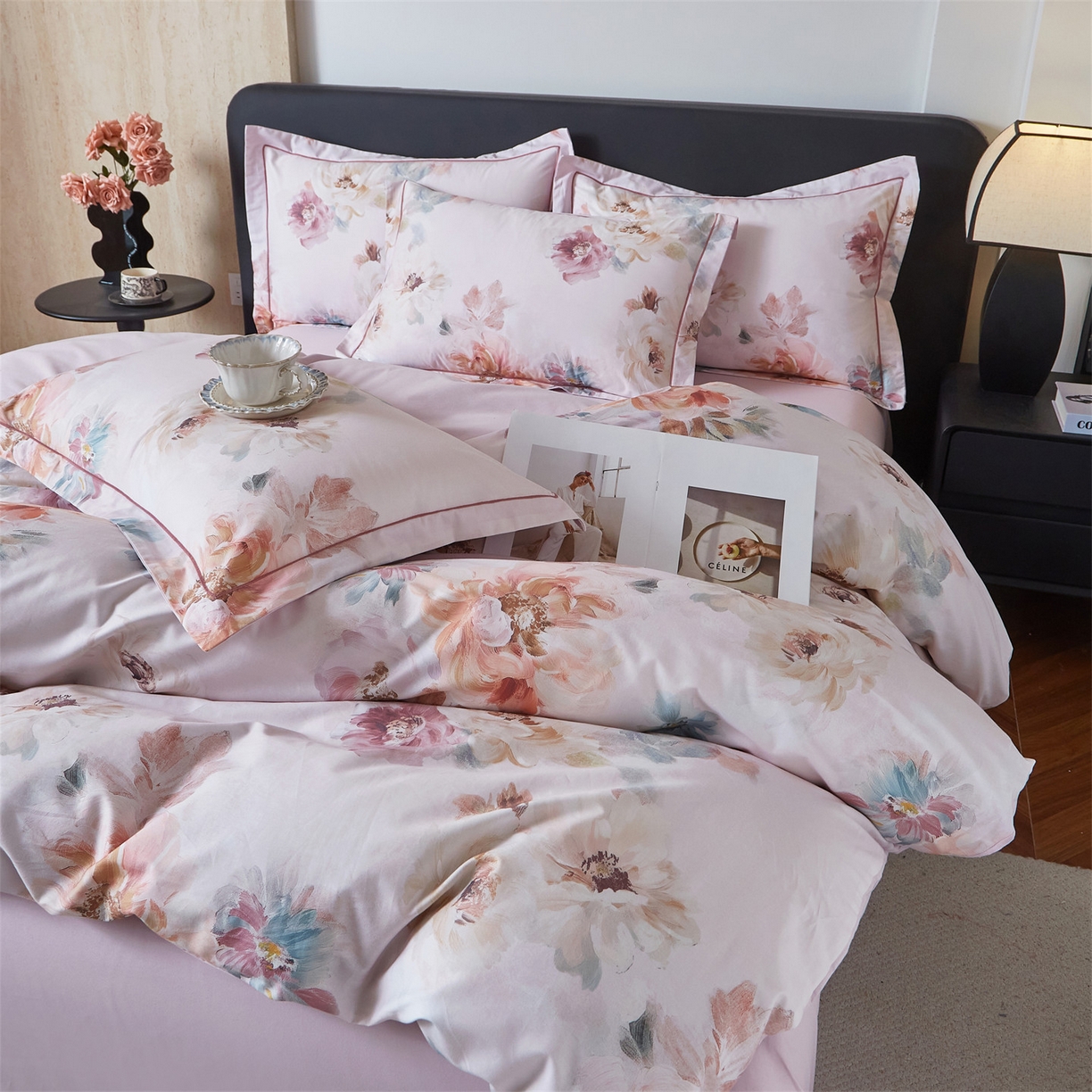 91家纺网 家纺一手货源 找家纺 曼秀琳 2026新款铂金棉数码印花四件套(全棉133*76) 可提供买家秀图片 诗歆-粉