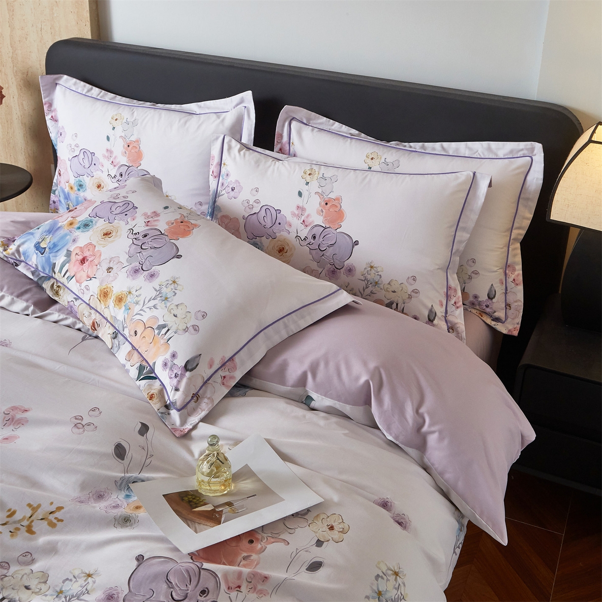 91家纺网 家纺一手货源 找家纺 曼秀琳 2026新款铂金棉数码印花四件套(全棉133*76) 可提供买家秀图片 昕甜-粉