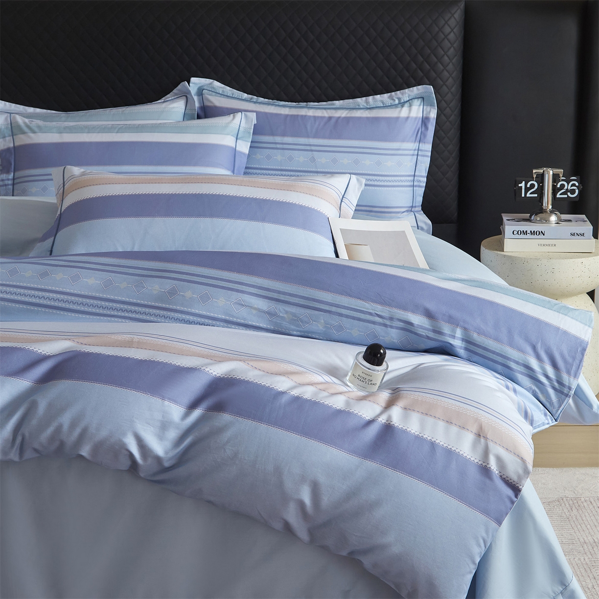 91家纺网 家纺一手货源 找家纺 曼秀琳 2026新款铂金棉数码印花四件套(全棉133*76) 可提供买家秀图片 序曲-浅蓝