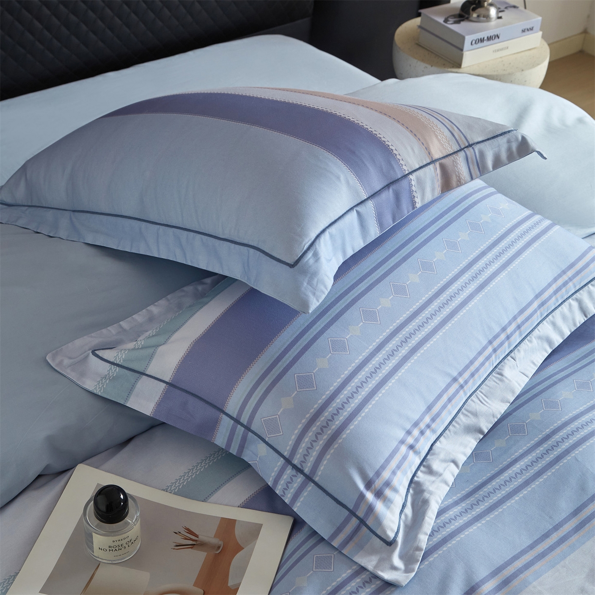 91家纺网 家纺一手货源 找家纺 曼秀琳 2026新款铂金棉数码印花四件套(全棉133*76) 可提供买家秀图片 序曲-浅蓝