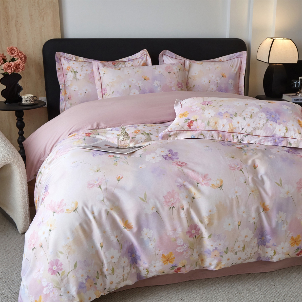 91家纺网 家纺一手货源 找家纺 曼秀琳 2026新款铂金棉数码印花四件套(全棉133*76) 可提供买家秀图片 逸风随香-粉