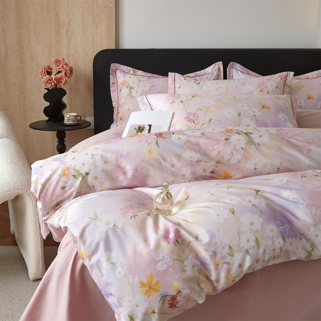 91家纺网 家纺一手货源 找家纺 曼秀琳 2026新款铂金棉数码印花四件套(全棉133*76) 可提供买家秀图片 逸风随香-粉