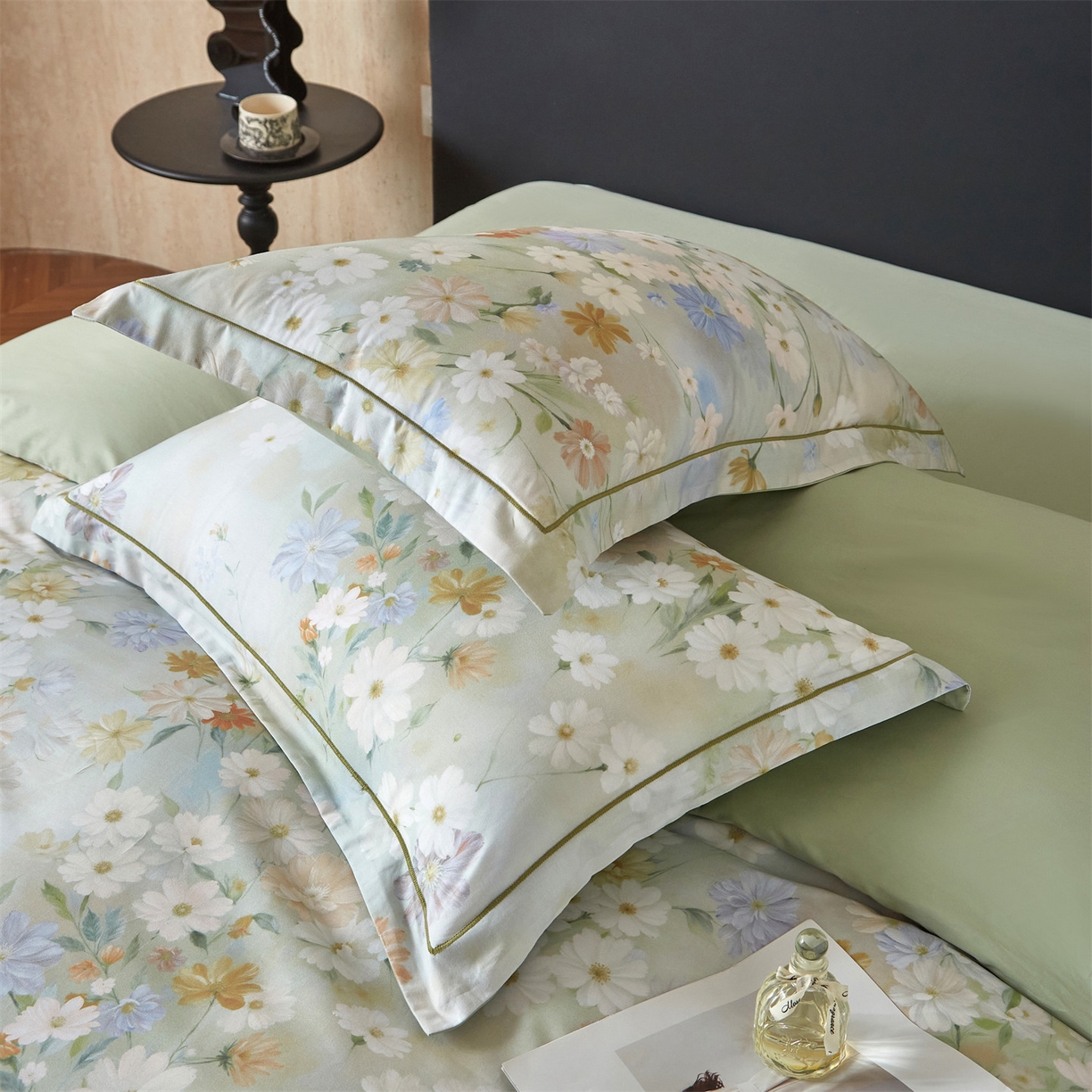 91家纺网 家纺一手货源 找家纺 曼秀琳 2026新款铂金棉数码印花四件套(全棉133*76) 可提供买家秀图片 逸风随香-绿