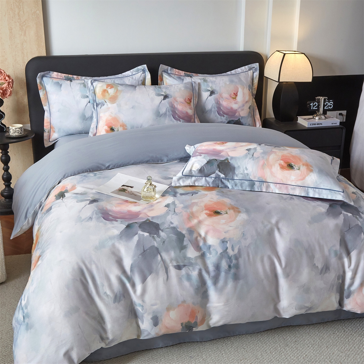 91家纺网 家纺一手货源 找家纺 曼秀琳 2026新款铂金棉数码印花四件套(全棉133*76) 可提供买家秀图片 悠然-灰