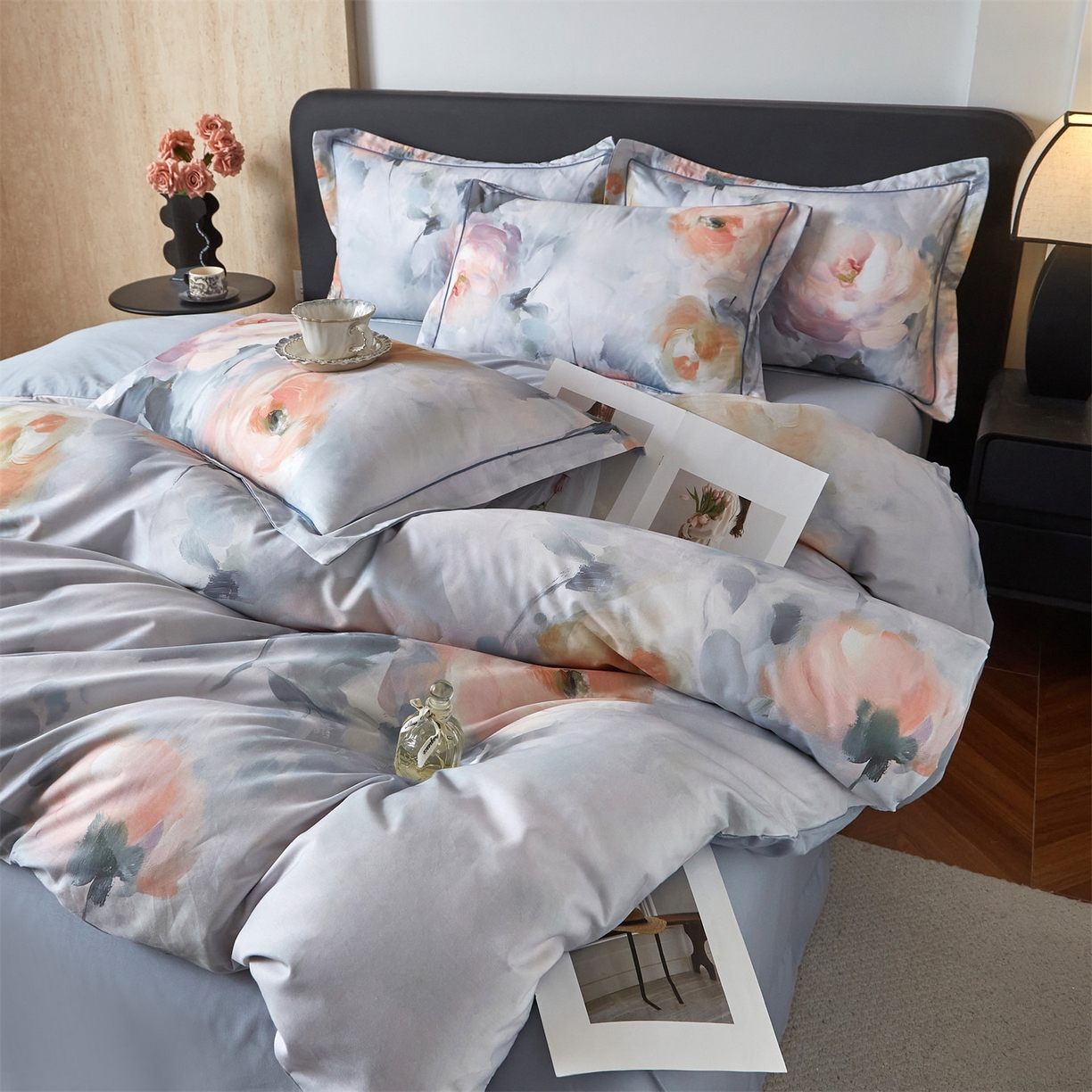 91家纺网 家纺一手货源 找家纺 曼秀琳 2026新款铂金棉数码印花四件套(全棉133*76) 可提供买家秀图片 悠然-灰