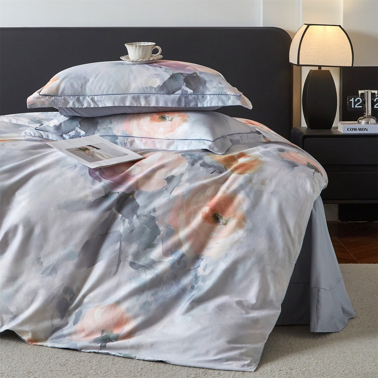 91家纺网 家纺一手货源 找家纺 曼秀琳 2026新款铂金棉数码印花四件套(全棉133*76) 可提供买家秀图片 悠然-灰