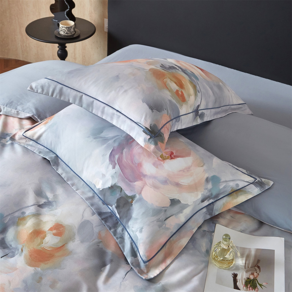 91家纺网 家纺一手货源 找家纺 曼秀琳 2026新款铂金棉数码印花四件套(全棉133*76) 可提供买家秀图片 悠然-灰