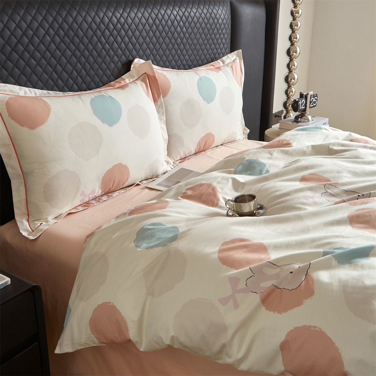 91家纺网 家纺一手货源 找家纺 曼秀琳 2026新款铂金棉数码印花四件套(全棉133*76) 可提供买家秀图片 圆点精灵-桔