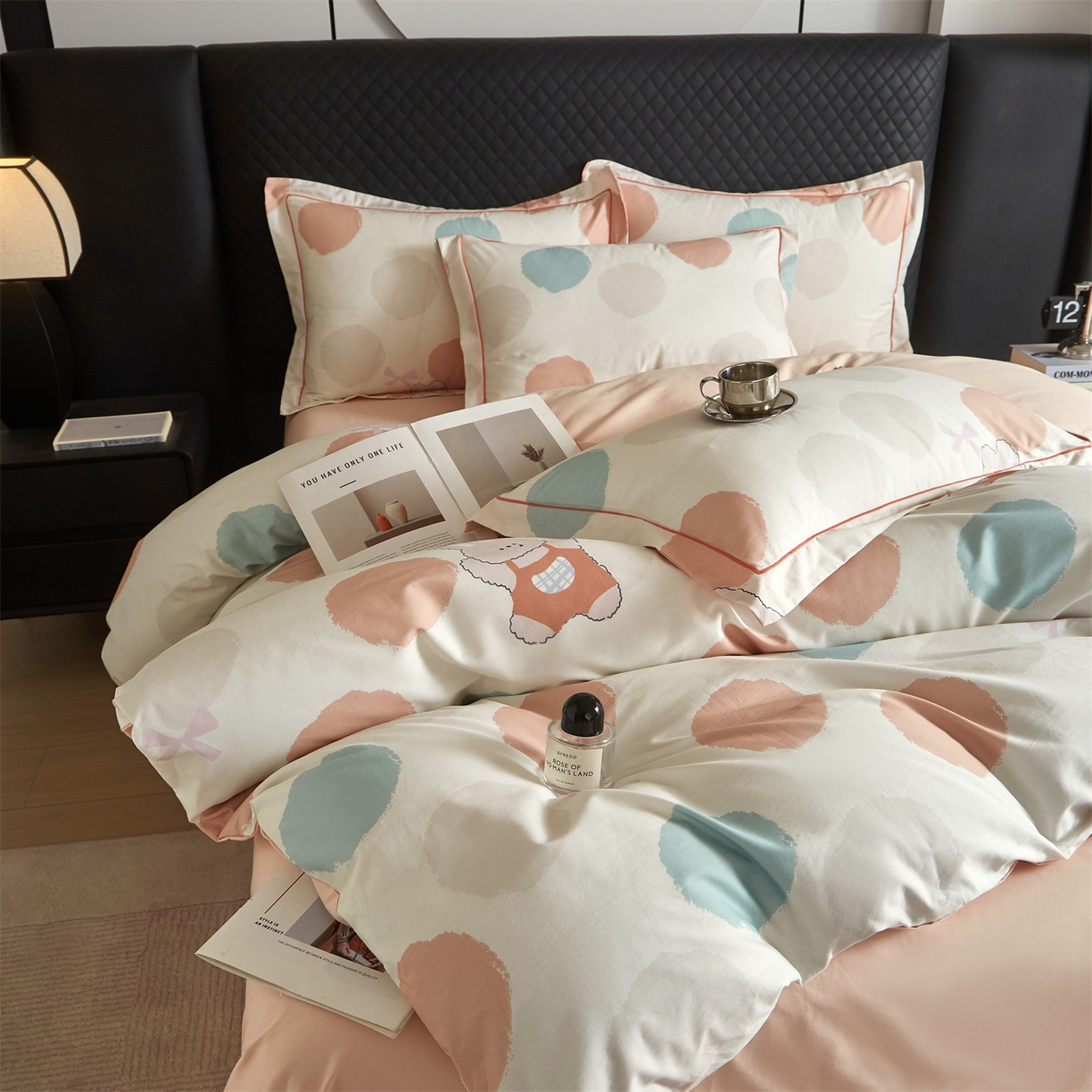 91家纺网 家纺一手货源 找家纺 曼秀琳 2026新款铂金棉数码印花四件套(全棉133*76) 可提供买家秀图片 圆点精灵-桔