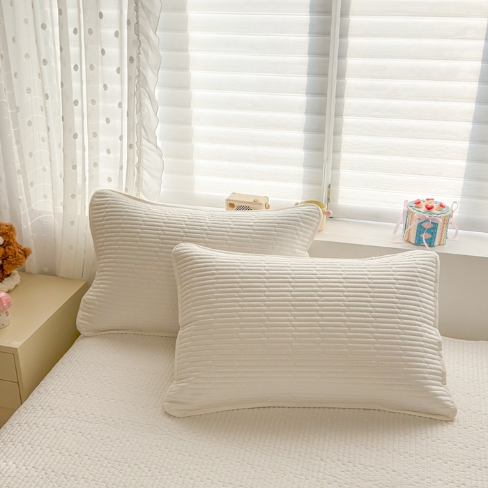 91家纺网 家纺一手货源 找家纺 雅萱家纺 2026新款双面全棉高温砂洗床盖系列 白月光