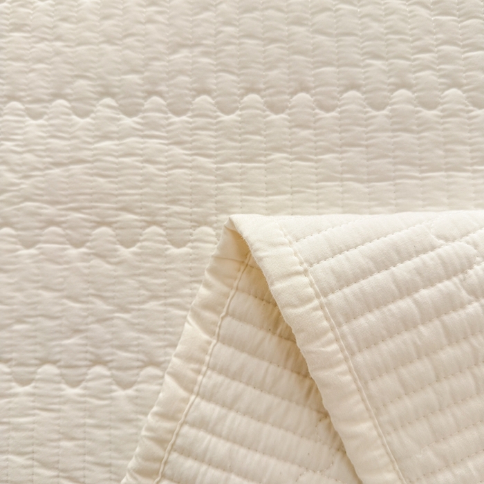 91家纺网 家纺一手货源 找家纺 雅萱家纺 2026新款双面全棉高温砂洗床盖系列 白月光