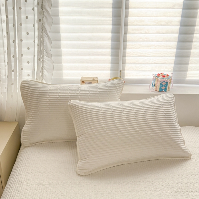 91家纺网 家纺一手货源 找家纺 雅萱家纺 2026新款双面全棉高温砂洗床盖系列 白月光