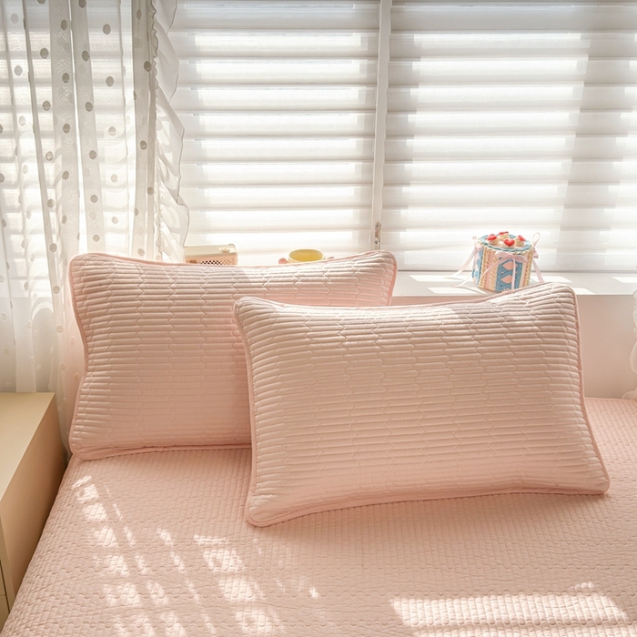 91家纺网 家纺一手货源 找家纺 雅萱家纺 2026新款双面全棉高温砂洗床盖系列 梦幻粉