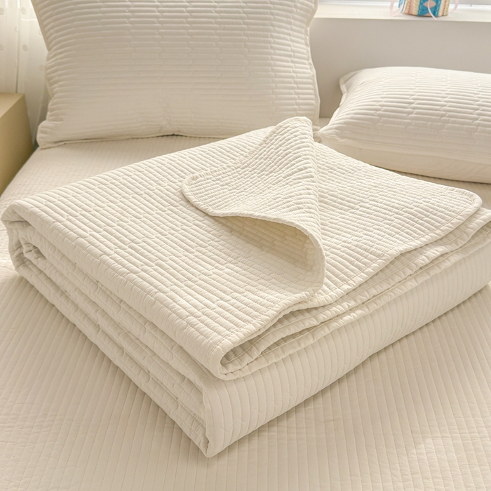 91家纺网 家纺一手货源 找家纺 雅萱家纺 2026新款双面全棉高温砂洗床盖系列 白月光