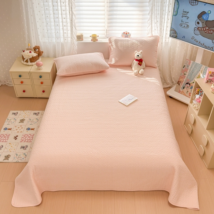 91家纺网 家纺一手货源 找家纺 雅萱家纺 2026新款双面全棉高温砂洗床盖系列 梦幻粉