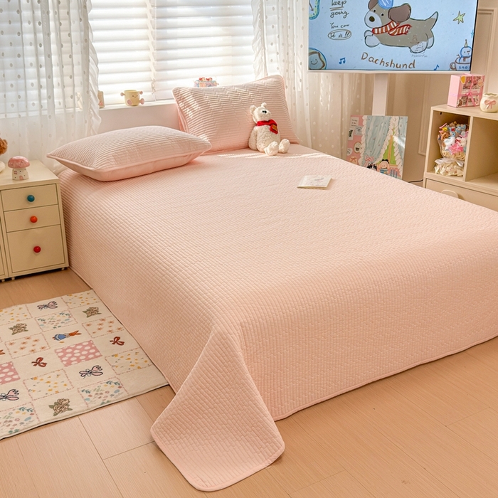 91家纺网 家纺一手货源 找家纺 雅萱家纺 2026新款双面全棉高温砂洗床盖系列 梦幻粉