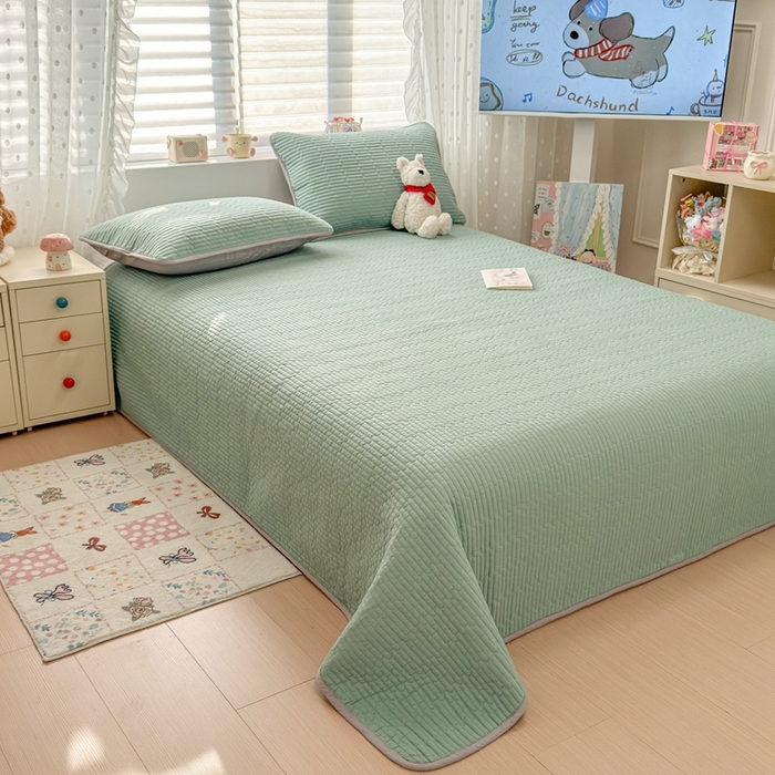 91家纺网 家纺一手货源 找家纺 雅萱家纺 2026新款双面全棉高温砂洗床盖系列 浅灰绿