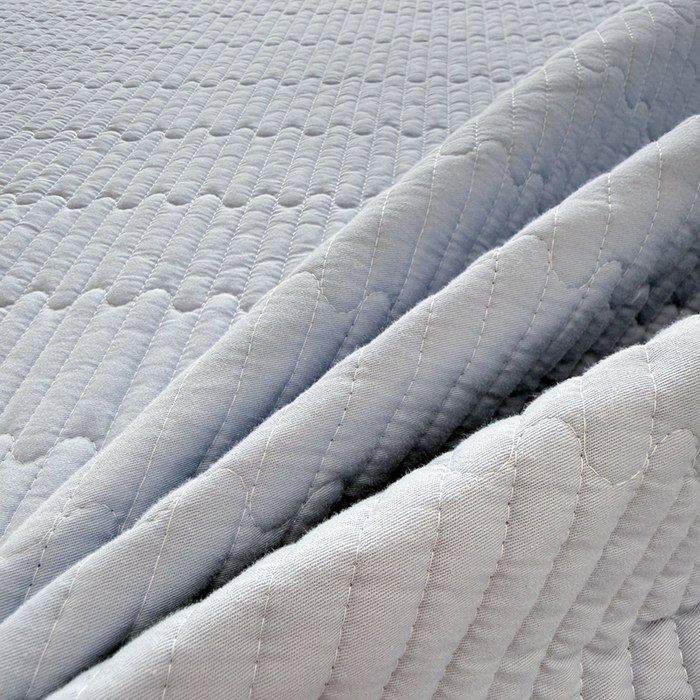 91家纺网 家纺一手货源 找家纺 雅萱家纺 2026新款双面全棉高温砂洗床盖系列 晴空蓝