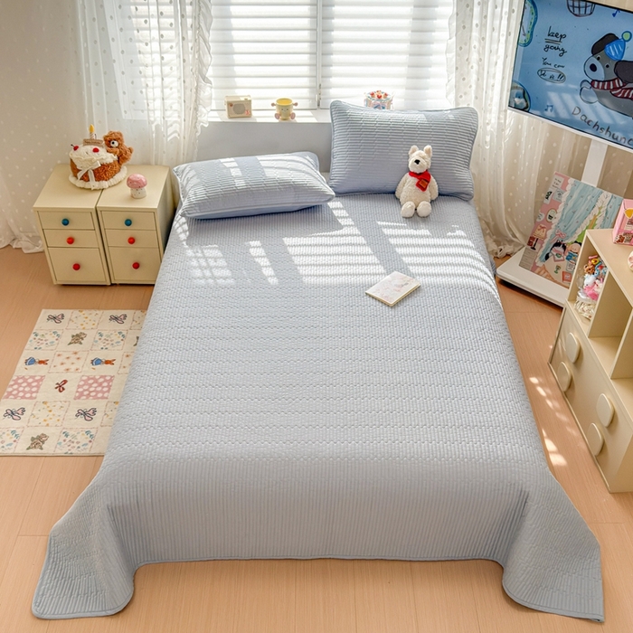 91家纺网 家纺一手货源 找家纺 雅萱家纺 2026新款双面全棉高温砂洗床盖系列 晴空蓝