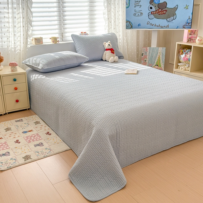 91家纺网 家纺一手货源 找家纺 雅萱家纺 2026新款双面全棉高温砂洗床盖系列 晴空蓝