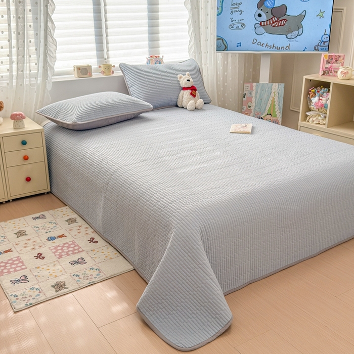 91家纺网 家纺一手货源 找家纺 雅萱家纺 2026新款双面全棉高温砂洗床盖系列 浅灰蓝