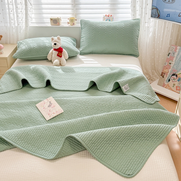 91家纺网 家纺一手货源 找家纺 雅萱家纺 2026新款双面全棉高温砂洗床盖系列 森林绿