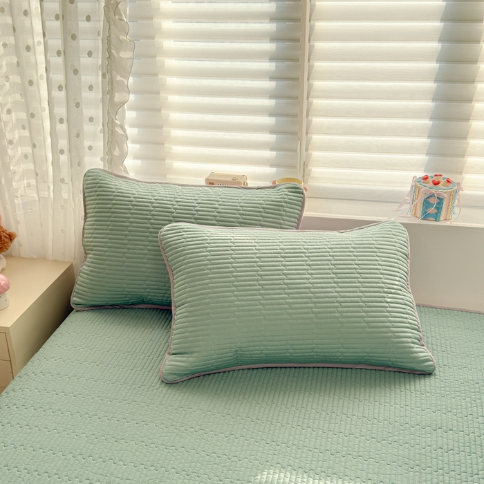 91家纺网 家纺一手货源 找家纺 雅萱家纺 2026新款双面全棉高温砂洗床盖系列 浅灰绿