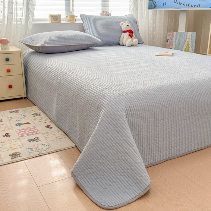 91家纺网 家纺一手货源 找家纺 雅萱家纺 2026新款双面全棉高温砂洗床盖系列 浅灰蓝