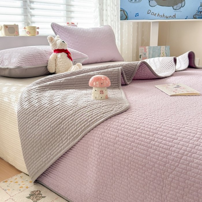 91家纺网 家纺一手货源 找家纺 雅萱家纺 2026新款双面全棉高温砂洗床盖系列 浅灰紫