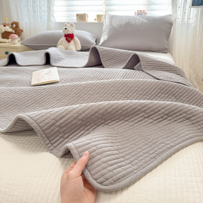 91家纺网 家纺一手货源 找家纺 雅萱家纺 2026新款双面全棉高温砂洗床盖系列 简约灰