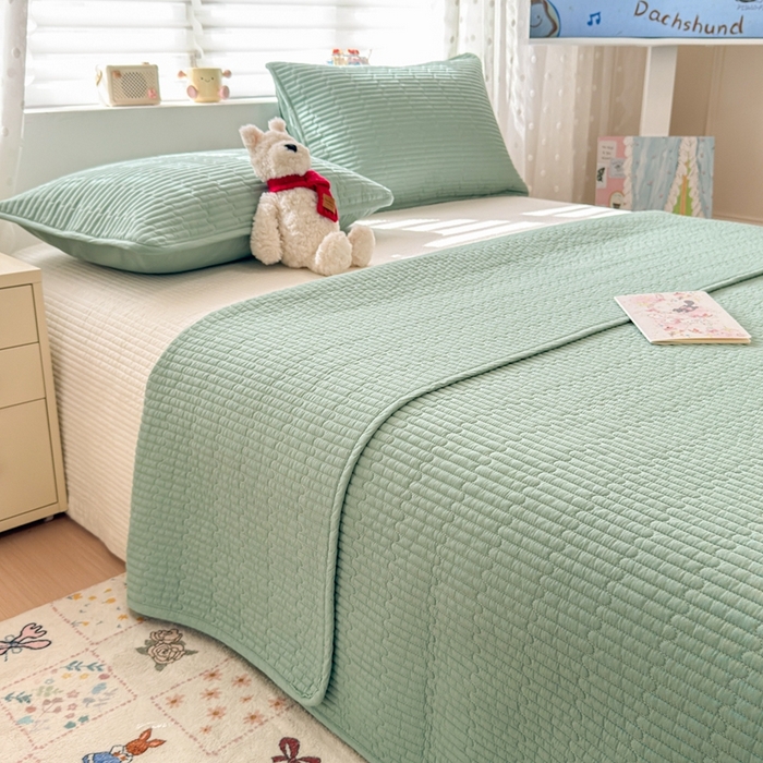 91家纺网 家纺一手货源 找家纺 雅萱家纺 2026新款双面全棉高温砂洗床盖系列 森林绿