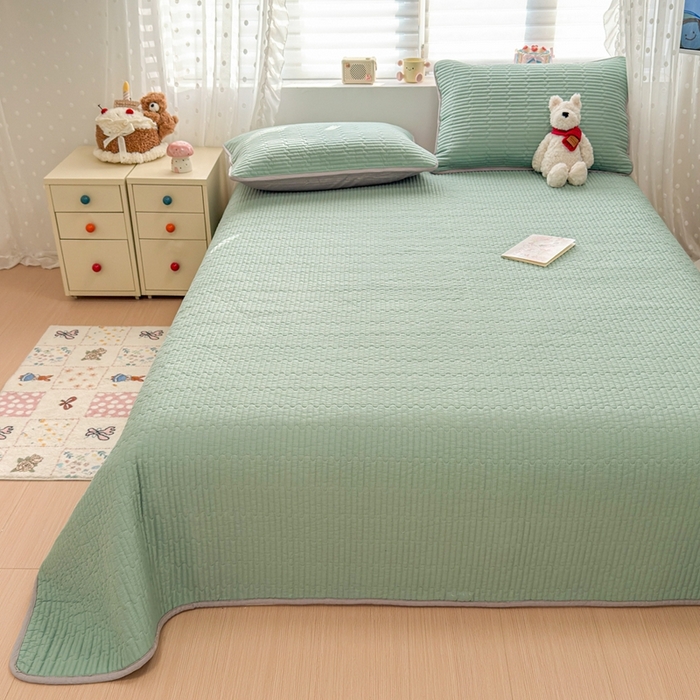 91家纺网 家纺一手货源 找家纺 雅萱家纺 2026新款双面全棉高温砂洗床盖系列 浅灰绿