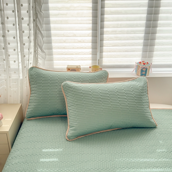 91家纺网 家纺一手货源 找家纺 雅萱家纺 2026新款双面全棉高温砂洗床盖系列 浅咖绿