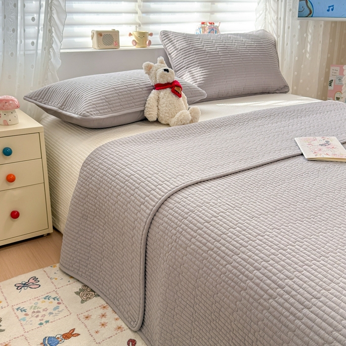 91家纺网 家纺一手货源 找家纺 雅萱家纺 2026新款双面全棉高温砂洗床盖系列 简约灰