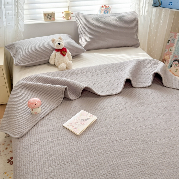 91家纺网 家纺一手货源 找家纺 雅萱家纺 2026新款双面全棉高温砂洗床盖系列 简约灰