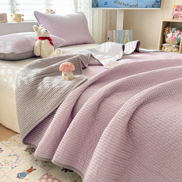 91家纺网 家纺一手货源 找家纺 雅萱家纺 2026新款双面全棉高温砂洗床盖系列 浅灰紫